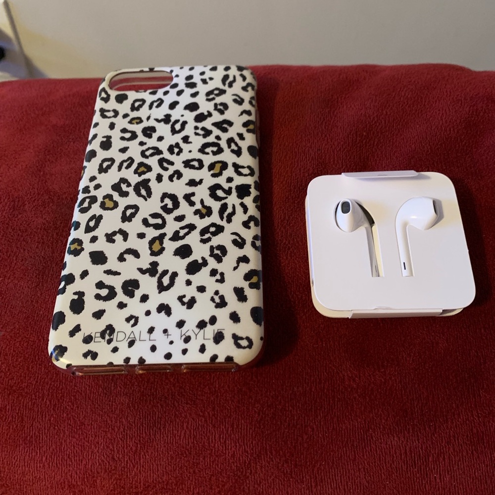 Kylie and Kendall iPhone case with earbuds